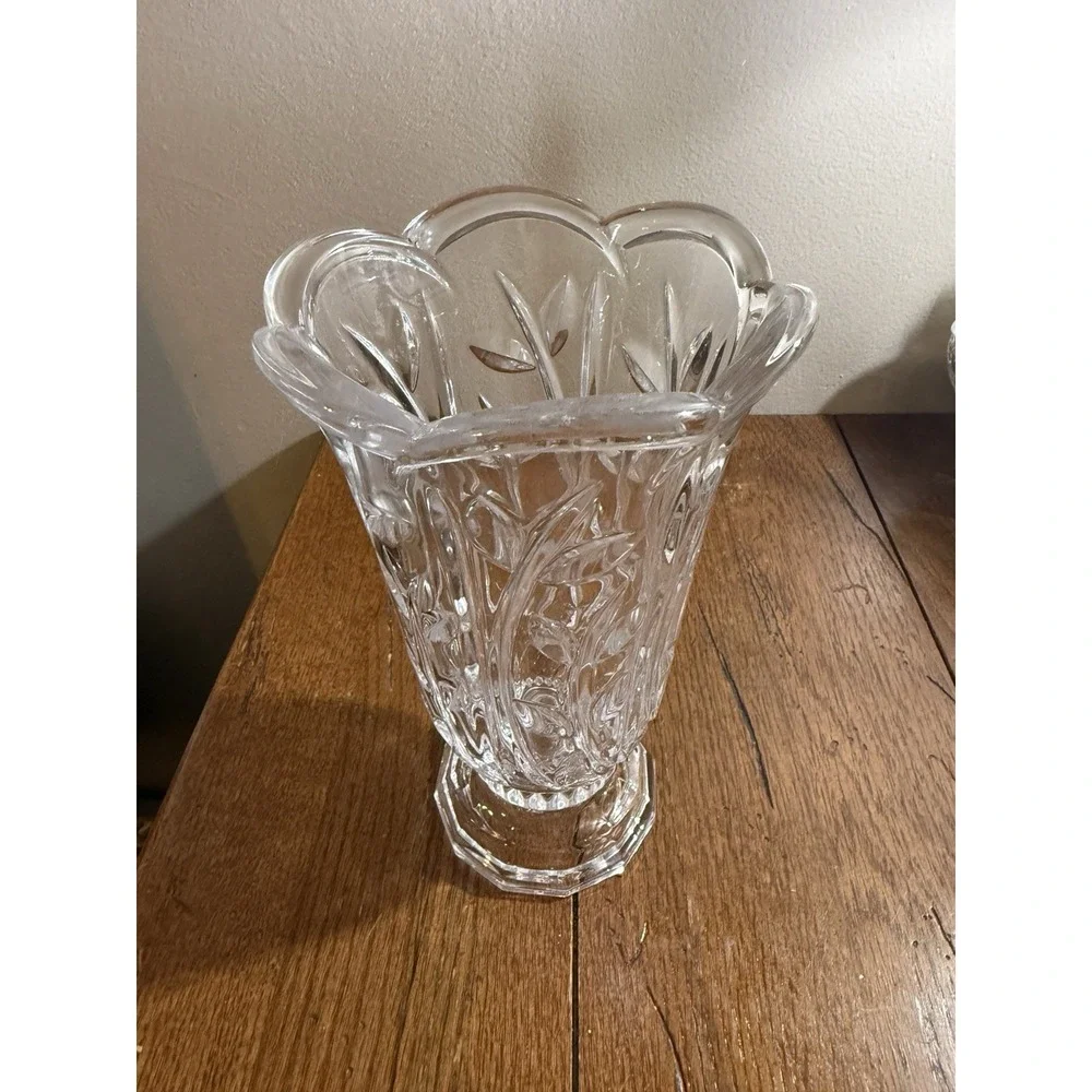 Vintage Oasis Crystal Vase With Pedestal Base